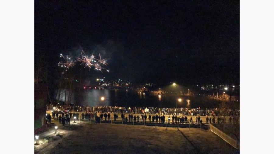 Hammarströms Nyårsfyrverkeri vid Linneasjön 19/20